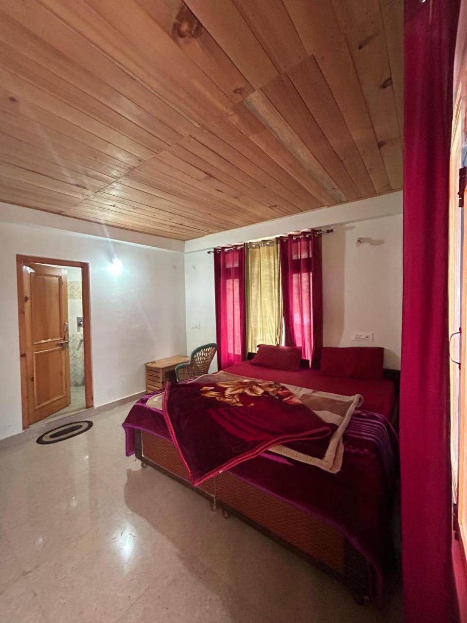 New Brahma Cafe Guest House Kalgha Exterior foto